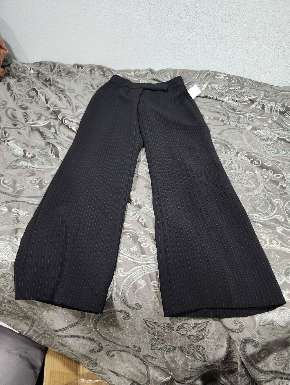 Tahari Arther Levine Tailored Black Pinstripe Women's Blazer & Trouser Suit 0P - Picture 10 of 14